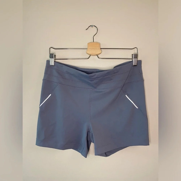 Athleta Cross it Shortie Athletic Shorts - Picture 2 of 7